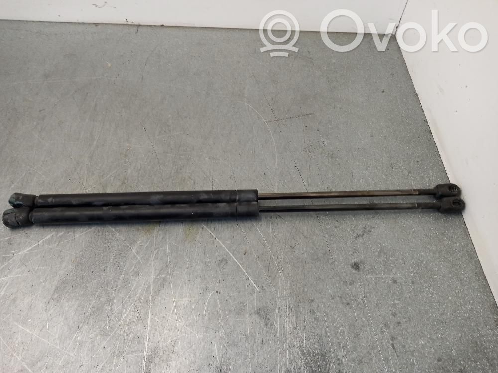 Volkswagen Golf III Tailgate/trunk strut/damper 