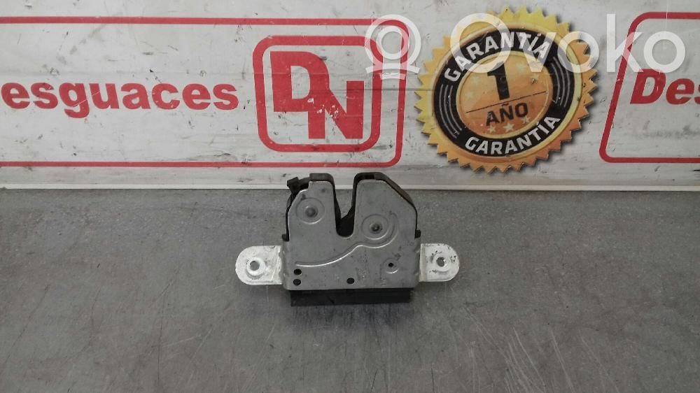 Opel Corsa D Zamek klapy tylnej bagażnika 