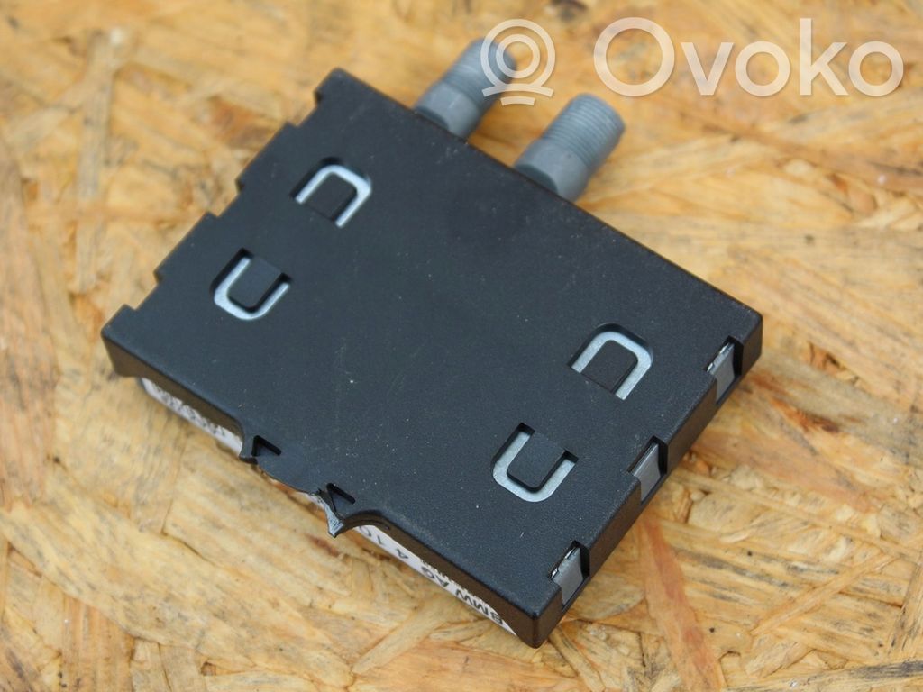 BMW 7 E38 Aerial antenna amplifier 
