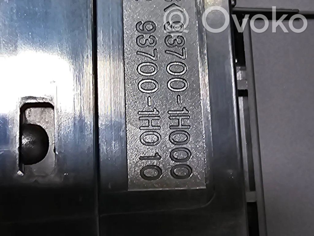 KIA Ceed Hazard light switch 