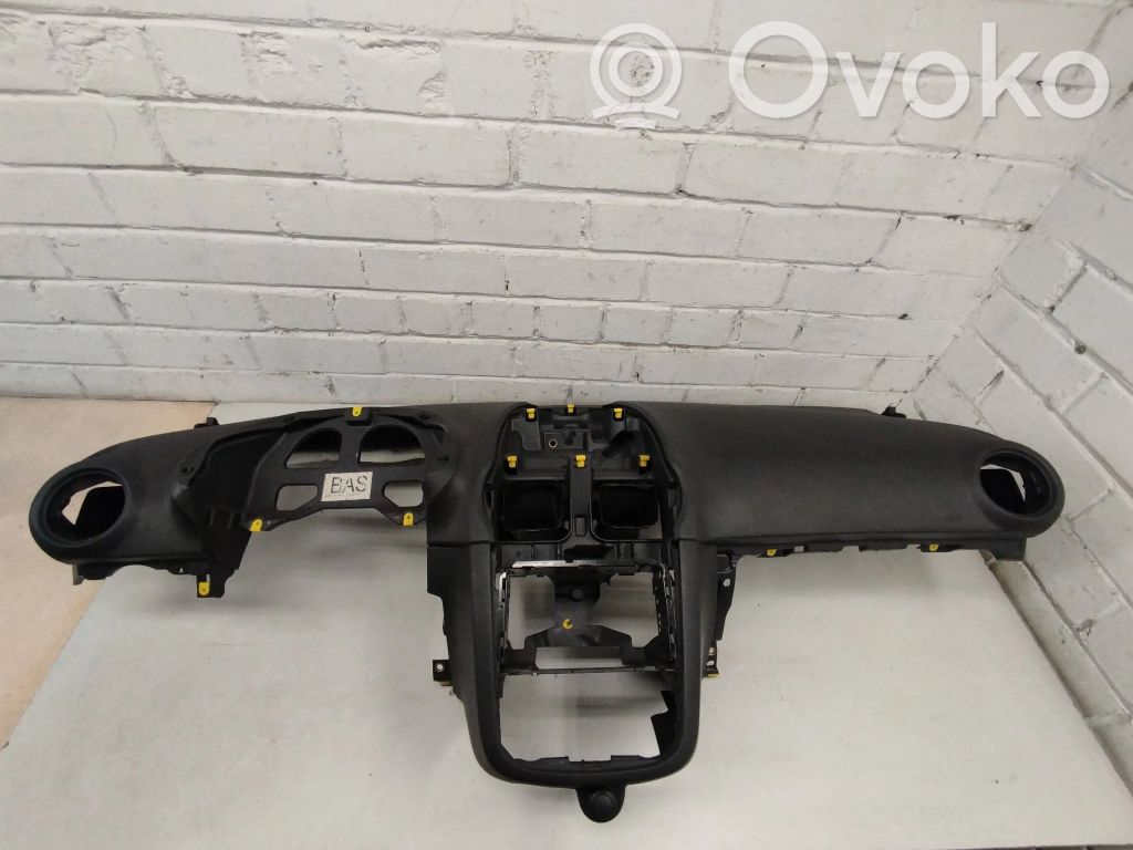 Opel Corsa D Панель 