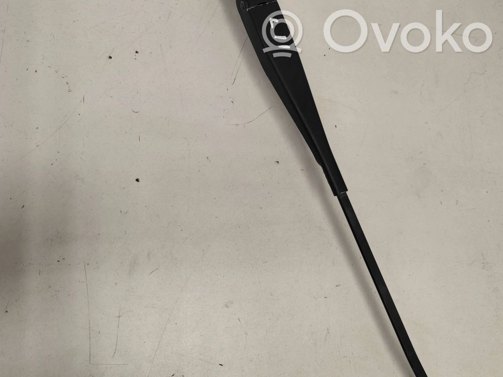 Ford Focus Front wiper blade arm 