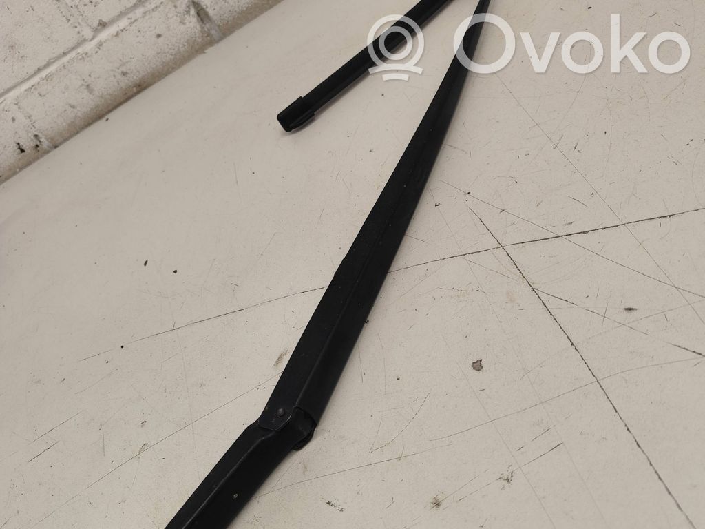 BMW 3 E46 Front wiper blade arm 