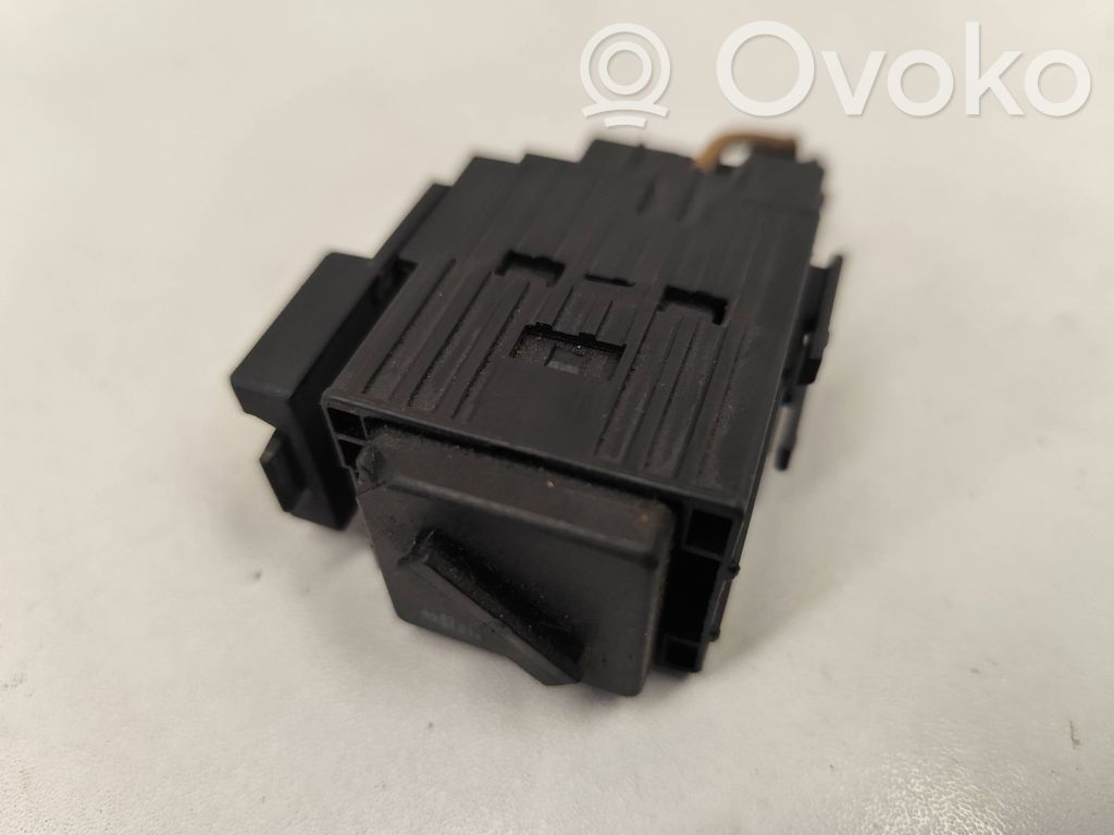 BMW 5 E39 Other relay 