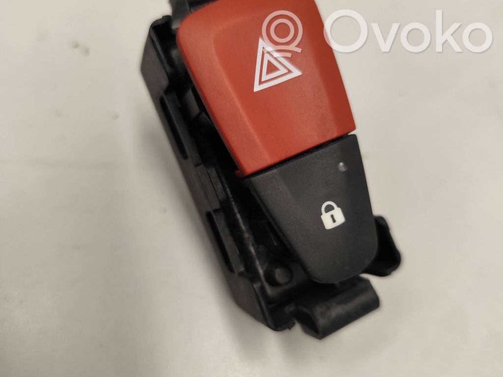 Renault Megane III Hazard light switch 