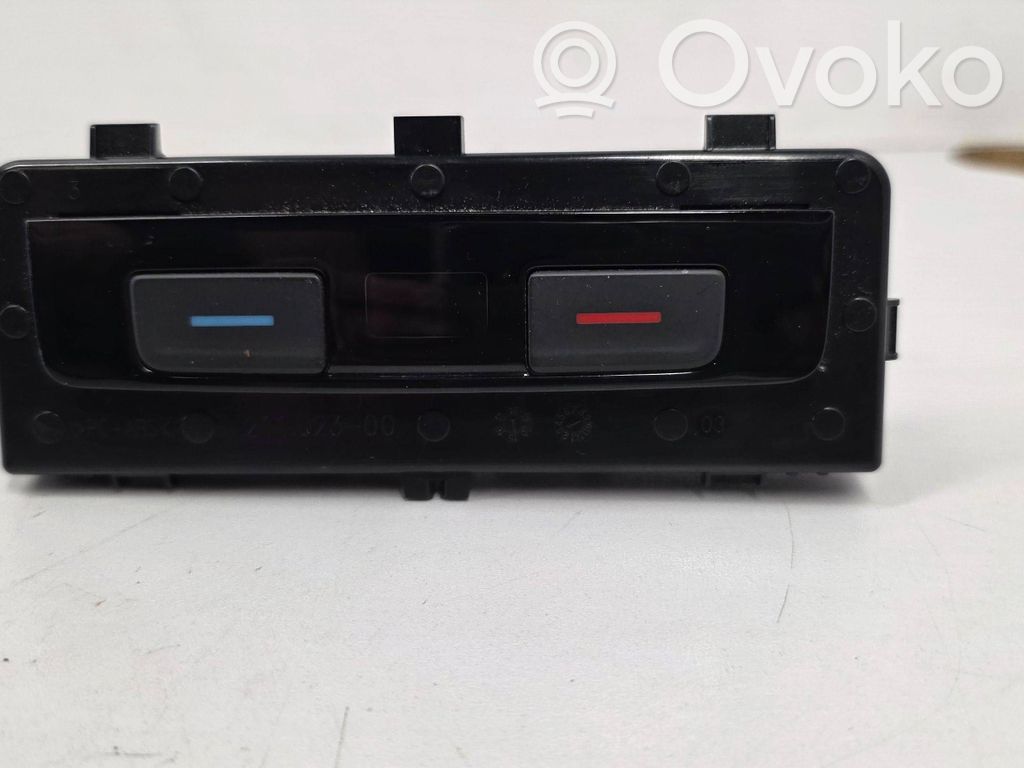 Volkswagen PASSAT B8 Unitate control climatizare 