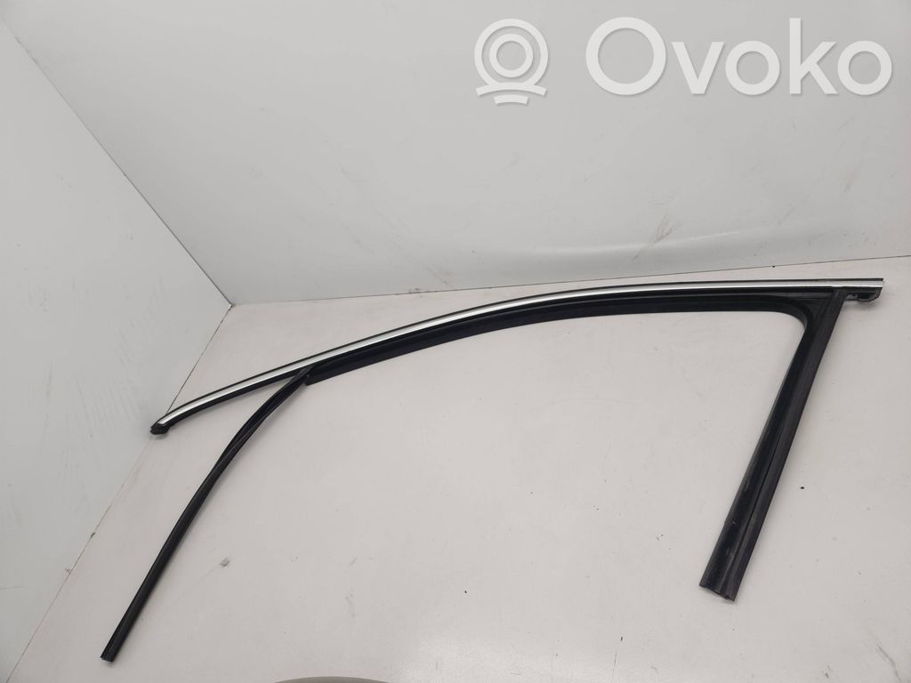 Volkswagen PASSAT B8 Cheder cauciuc geam față 