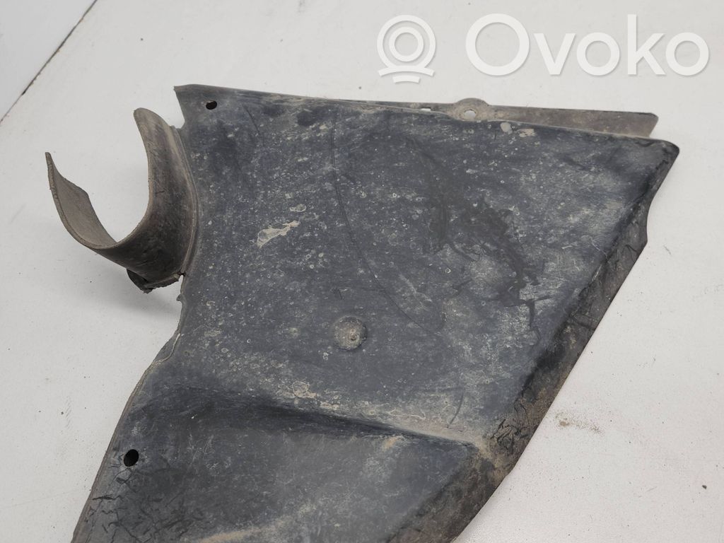 BMW 5 E60 E61 Kita dugno detalė 
