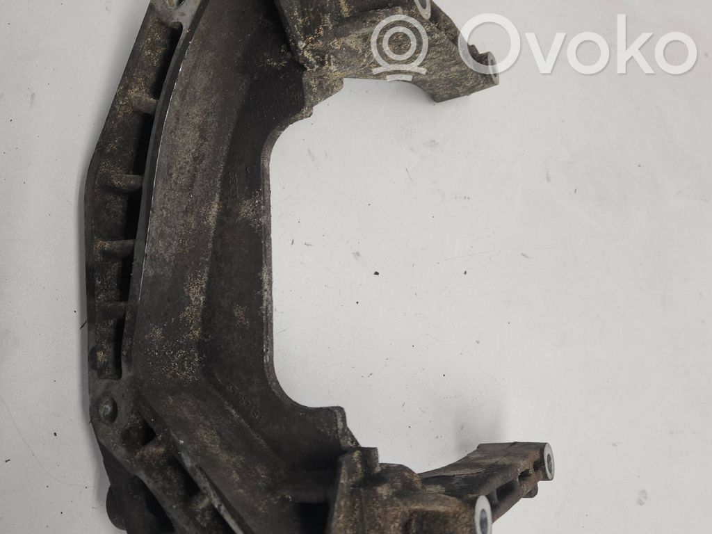 Engine mounting bracket   55182191