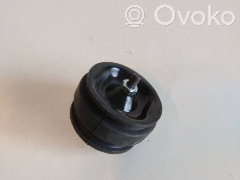 Engine mount bracket   PSE300