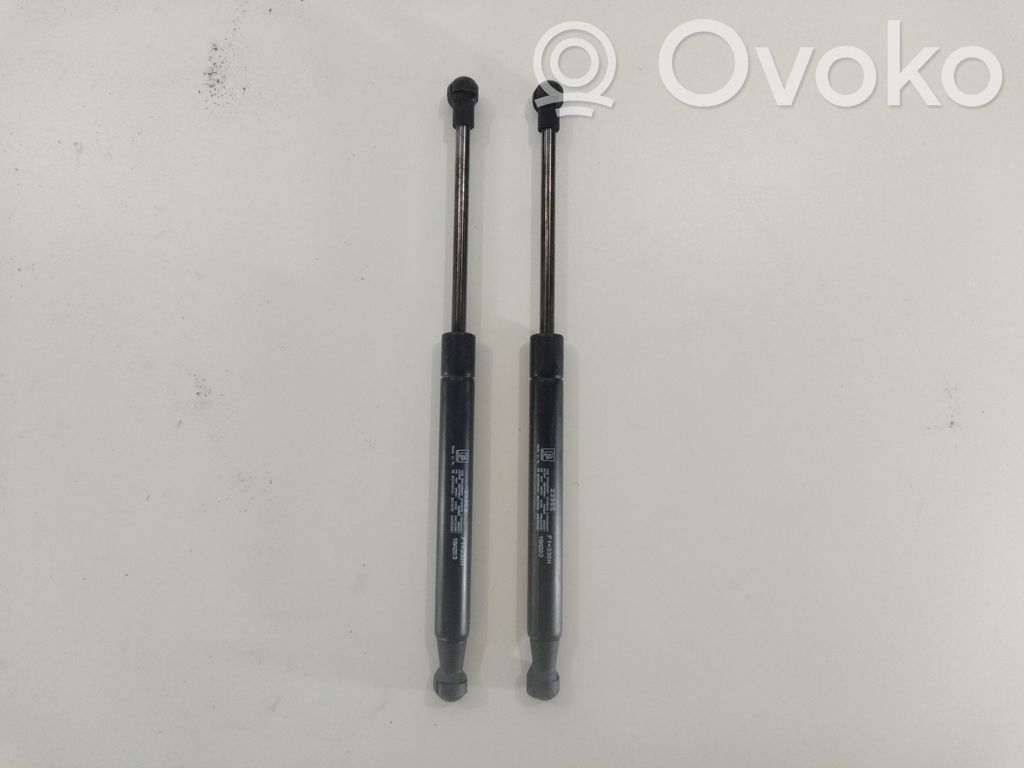 BMW 5 E60 E61 Dzinēja pārsega amortizators 