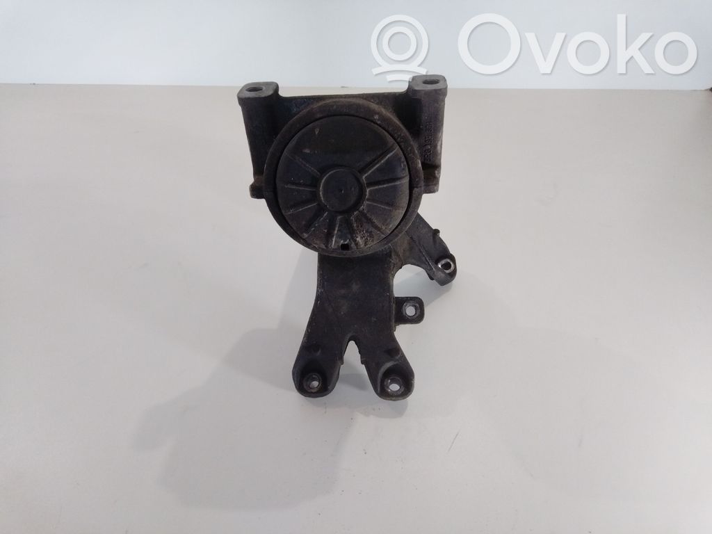 Engine mount bracket   8R0198381P