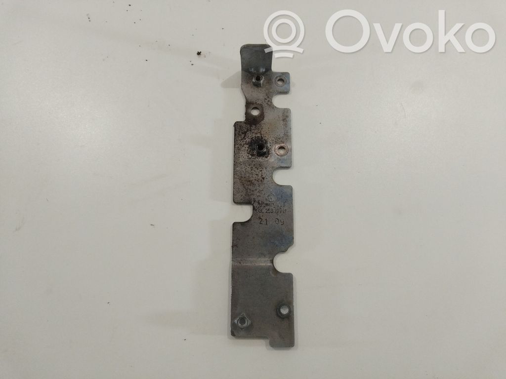 Volkswagen Golf VI Kita variklio skyriaus detalė 