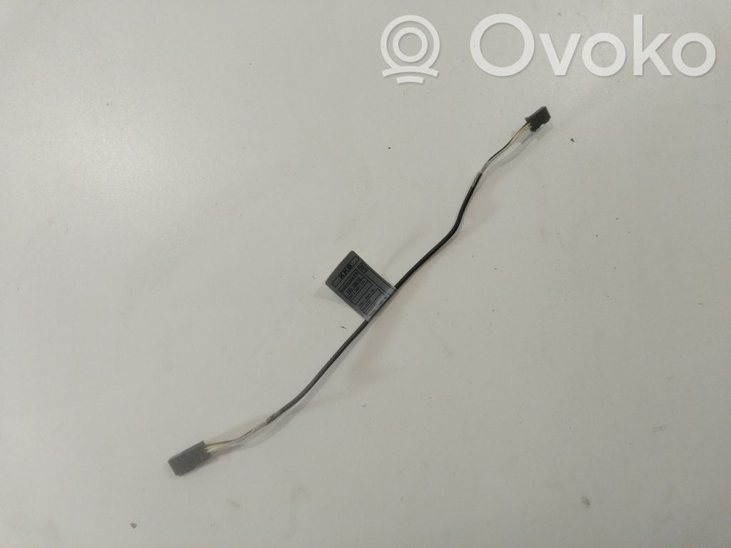 BMW 3 E90 E91 AUX in-socket connector 