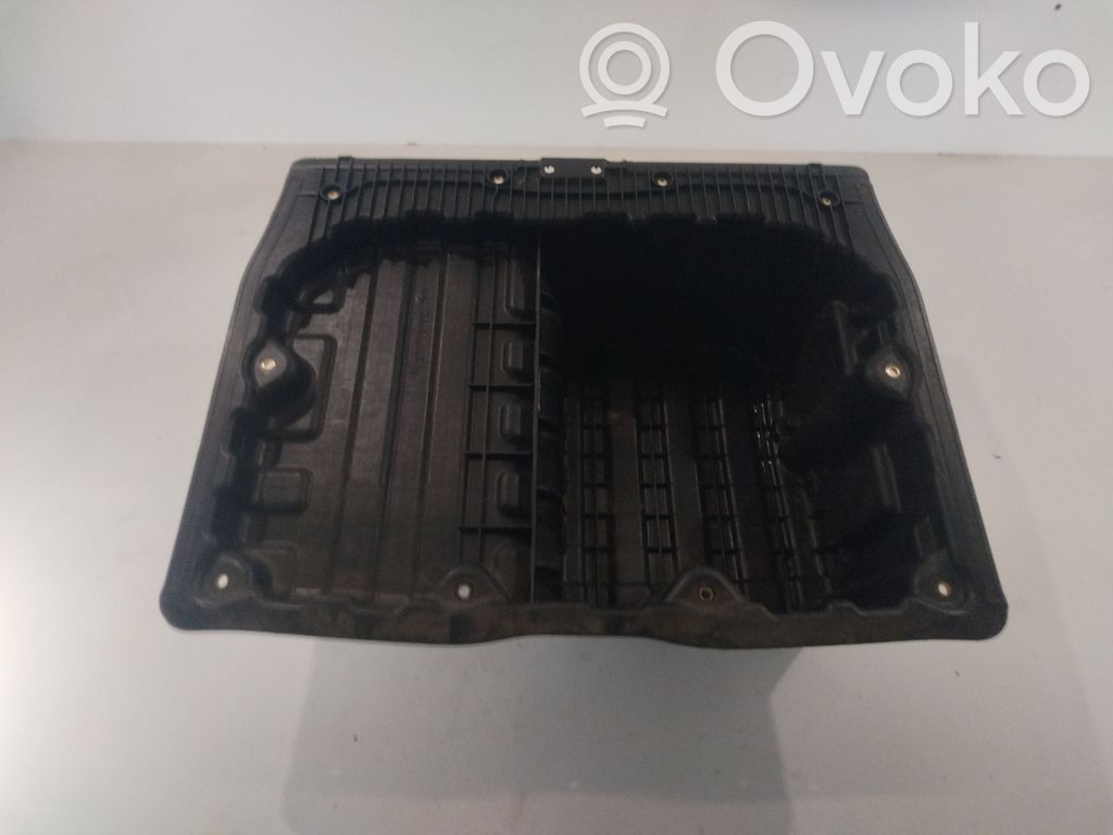 Glove box in trunk   7120020