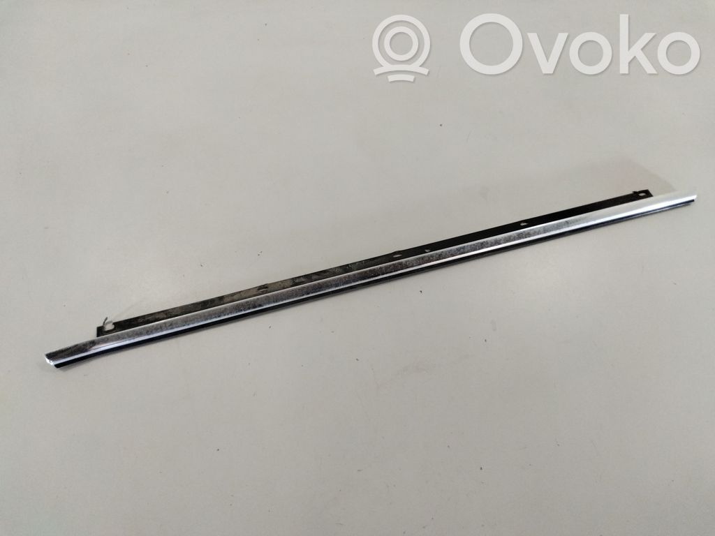 Audi A6 S6 C6 4F Listón embellecedor de la ventana de la puerta trasera 