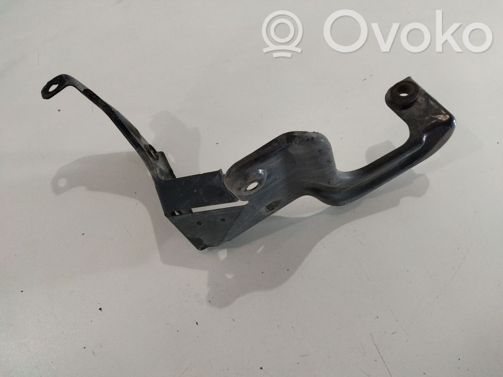 Intercooler pipe mounting bracket   4F0145814