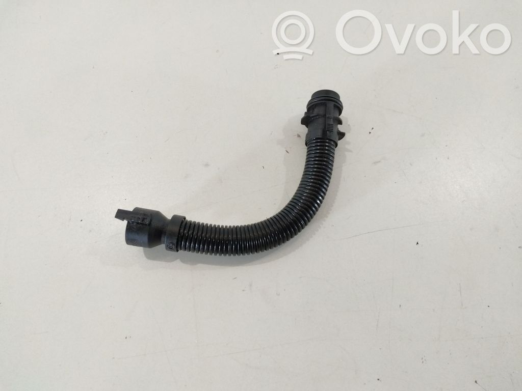 BMW 5 F10 F11 Moottorin vesijäähdytyksen putki/letku 