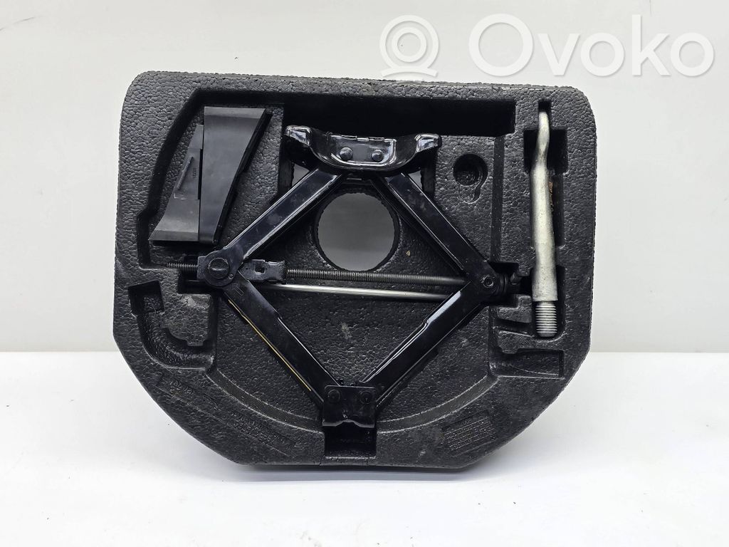 Jaguar XK - XKR Spare wheel section trim 