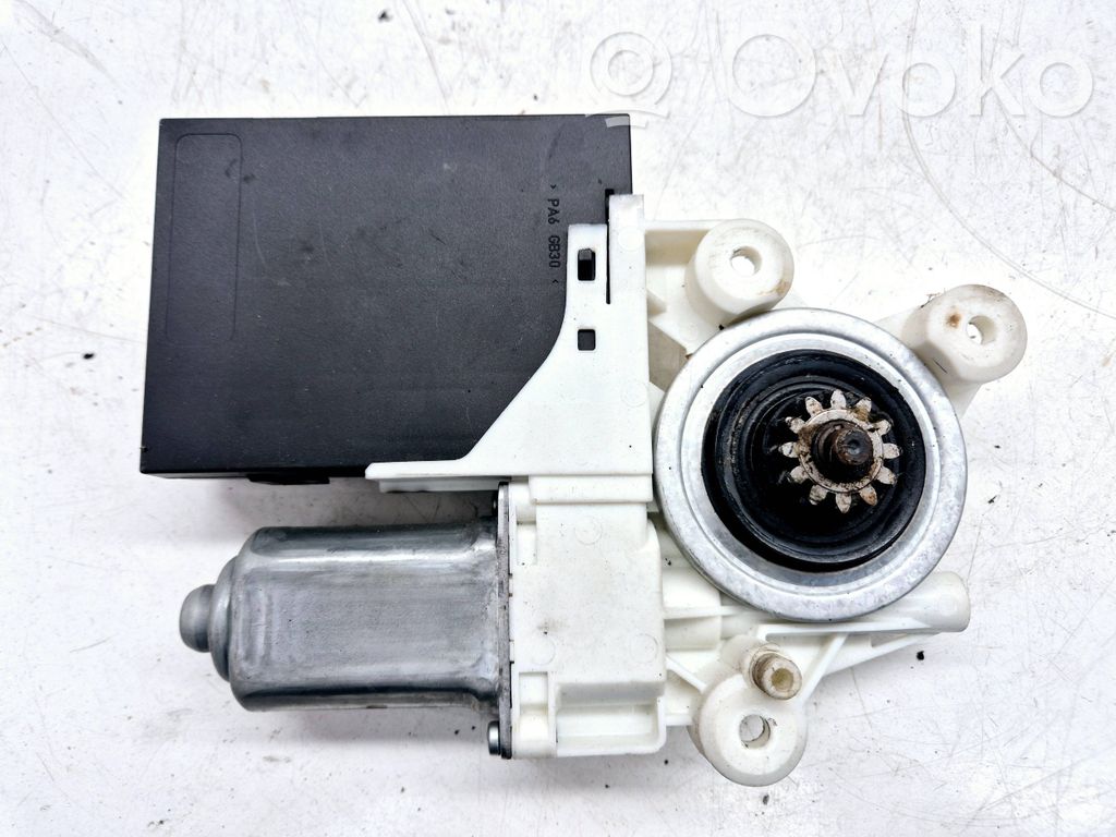 Volvo V50 Motor del regulador de la ventanilla de la puerta delantera 
