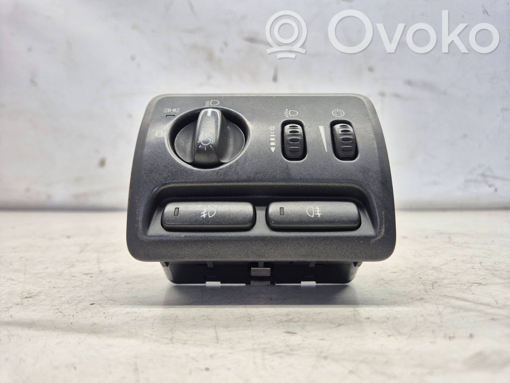 Volvo V70 Light module LCM 