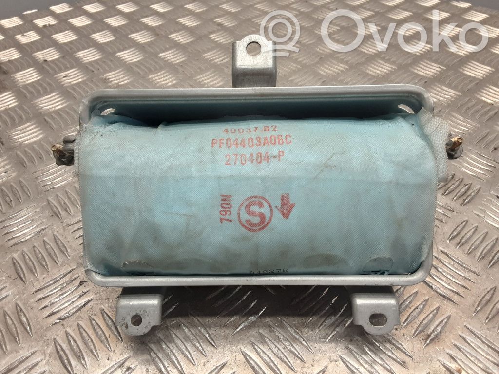 Toyota Corolla E120 E130 Keleivio oro pagalvė 
