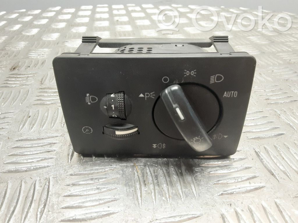 Ford Focus Light switch 