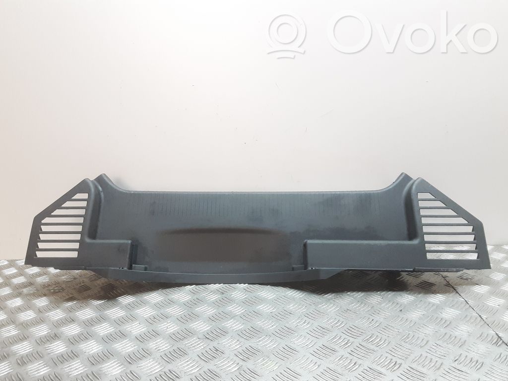 Opel Astra H Osłona pasa bagażnika 