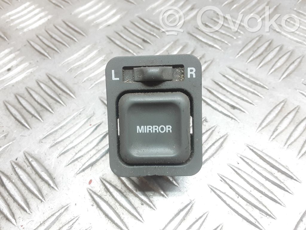 Honda CR-V Wing mirror switch 