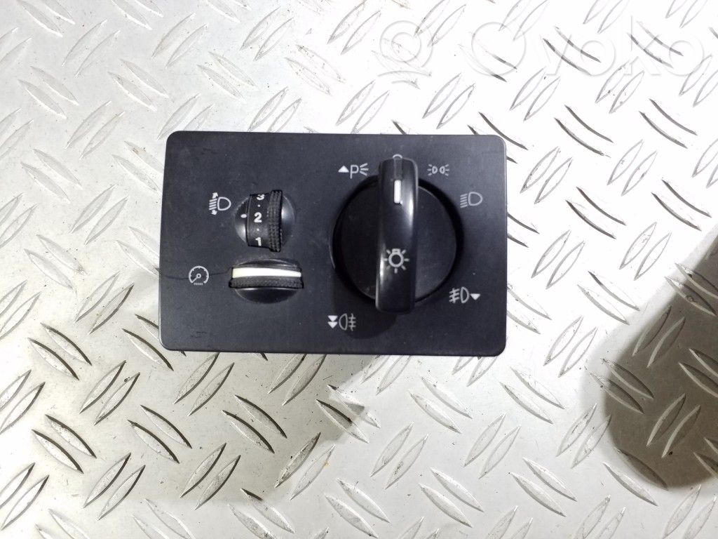 Ford Focus Light switch 