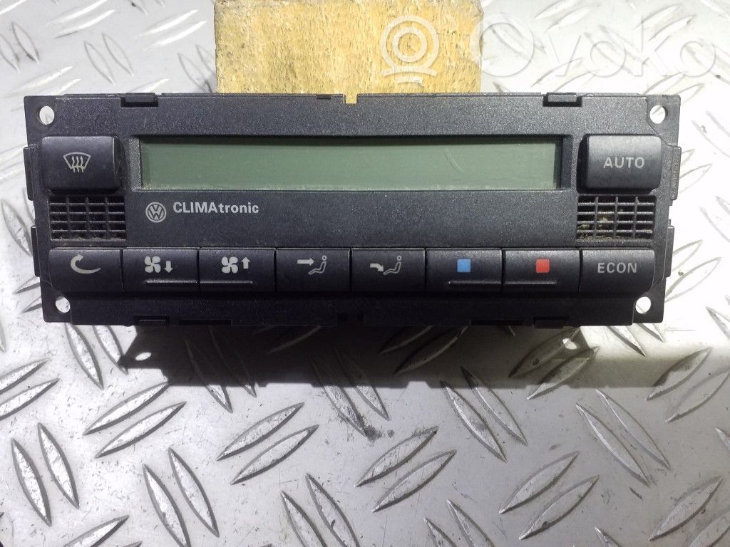 Volkswagen PASSAT B5.5 Climate control unit 