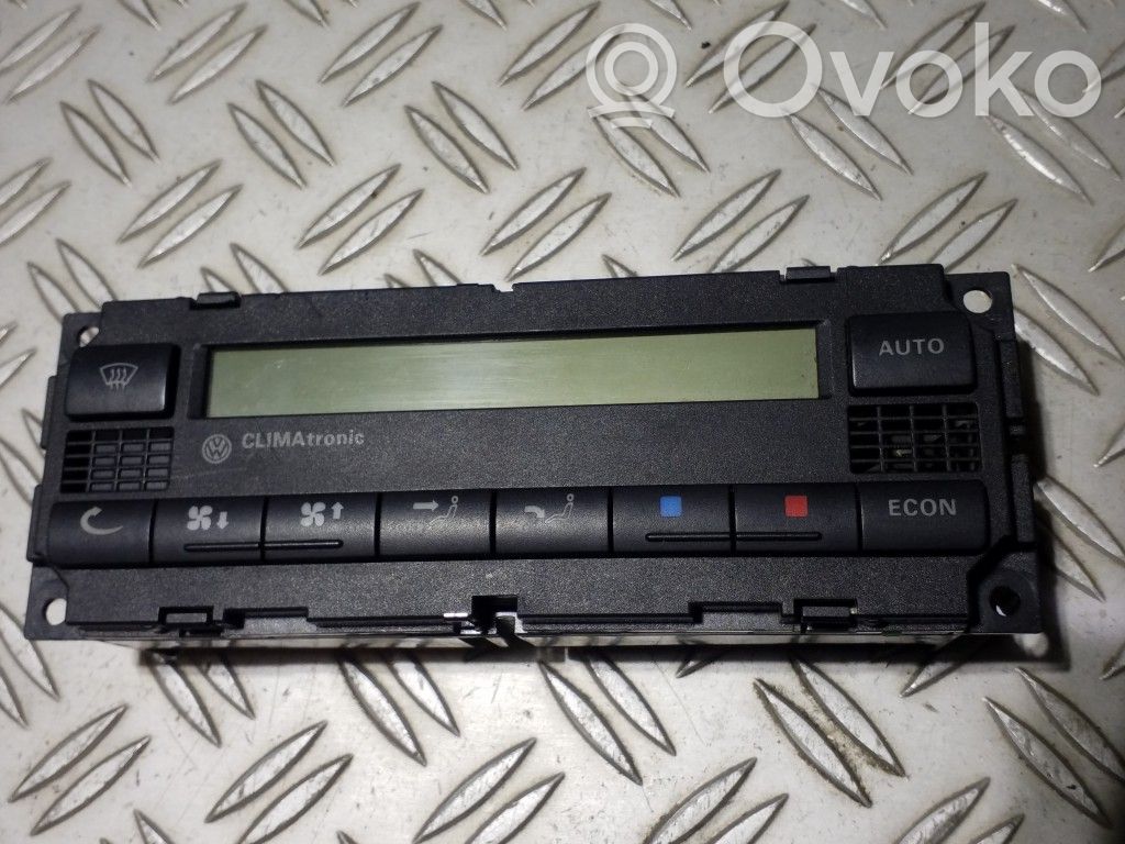 Volkswagen PASSAT B5.5 Climate control unit 