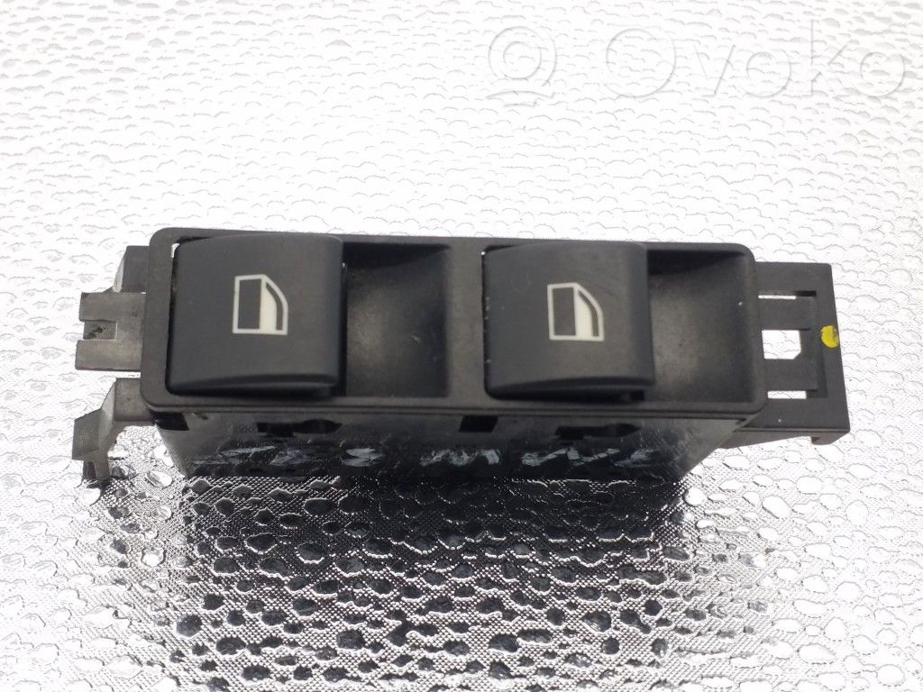 Interruptor del elevalunas eléctrico   61318381512,03120630
