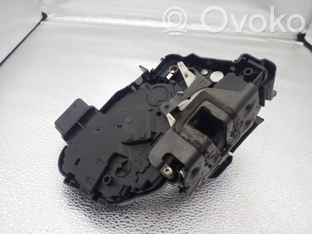 Ford Focus Priekšpusē slēdzene 