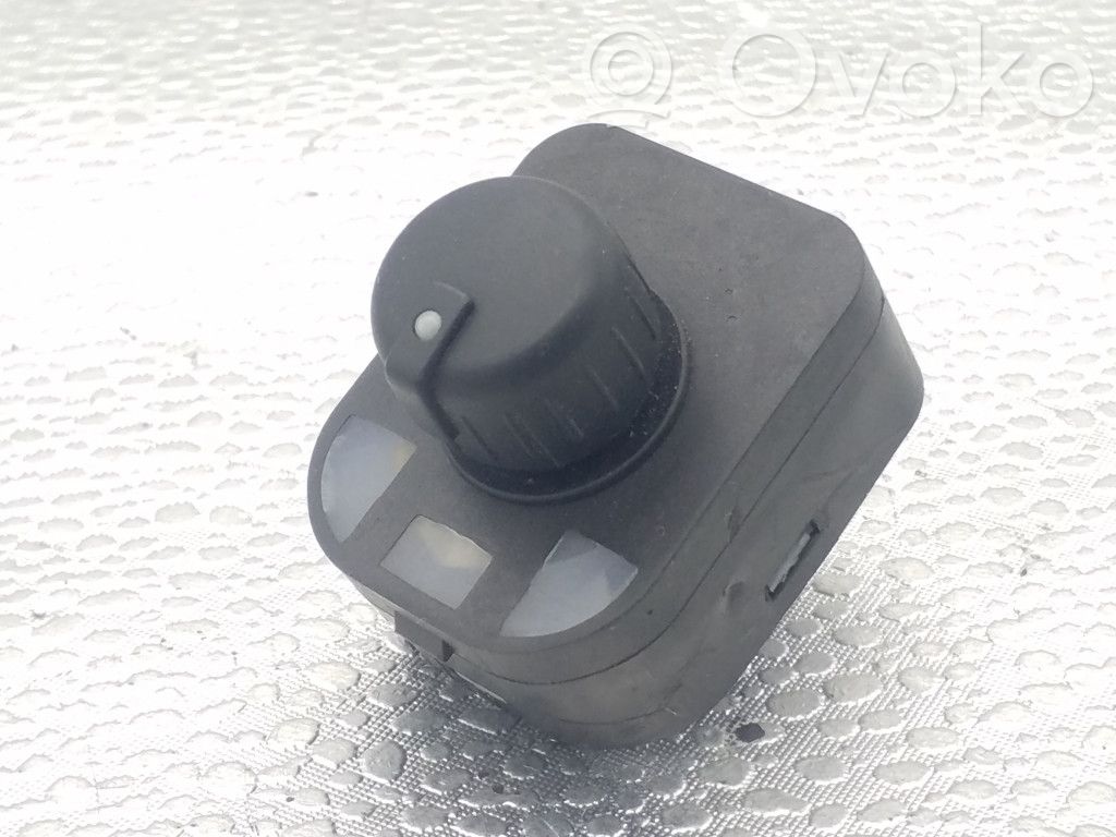 Wing mirror switch   8E0959565