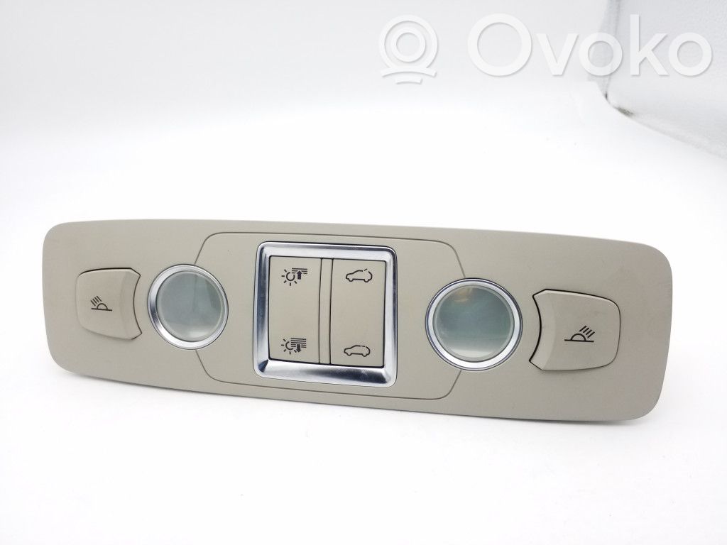 Audi Q7 4L Lampka podsufitki tylna 
