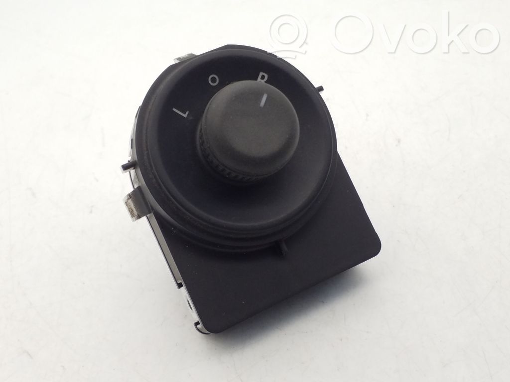 Buick Encore I Wing mirror switch 