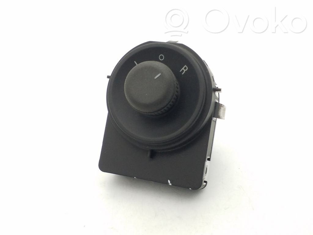 Buick Encore I Wing mirror switch 