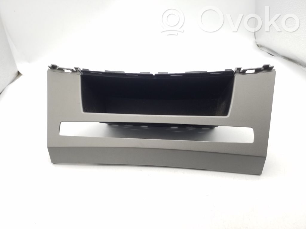 BMW 5 E60 E61 Glove box 