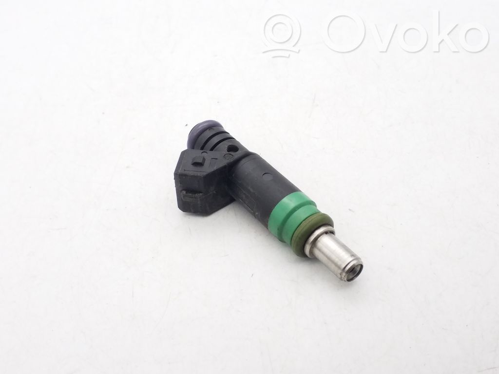 Ford Focus Fuel injector 