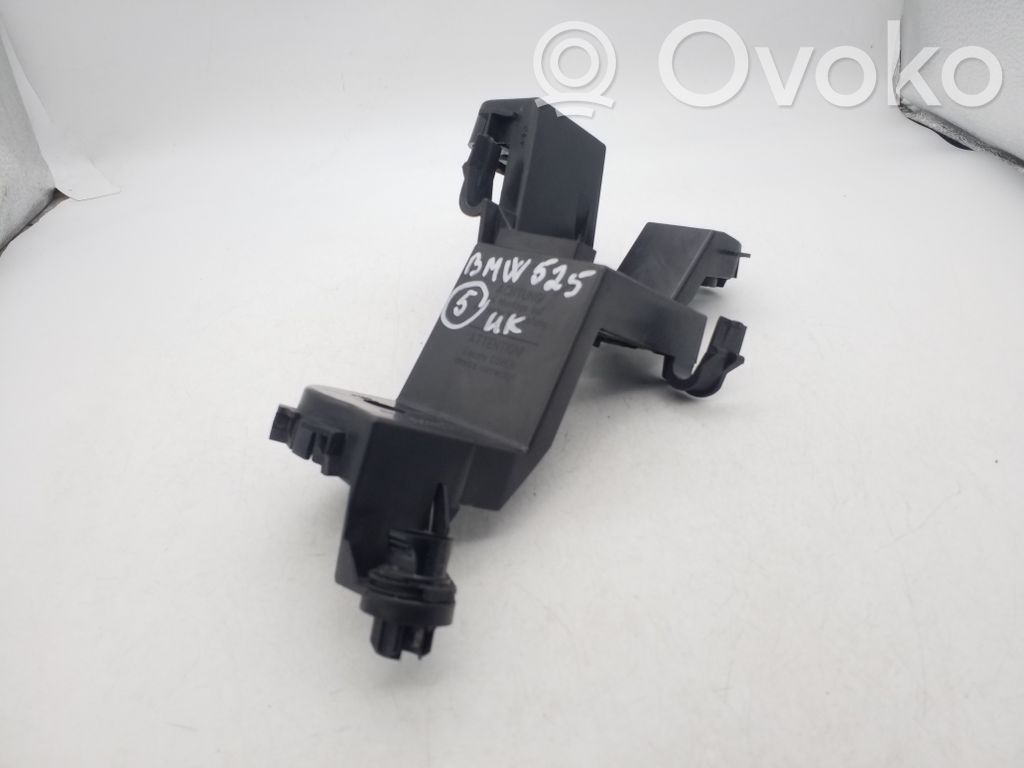 BMW 5 E60 E61 Tail light bulb cover holder 