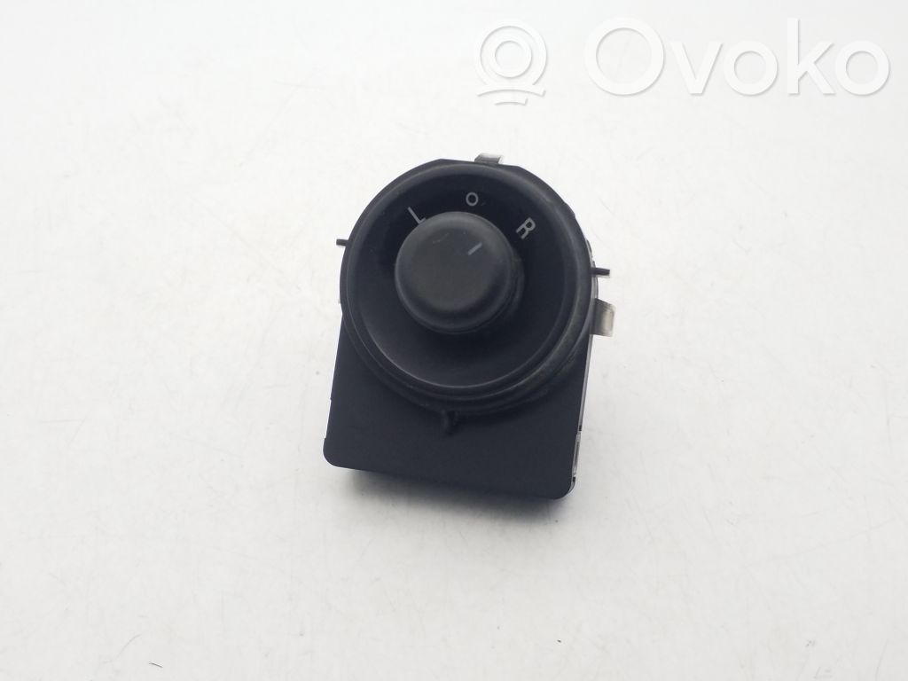 Buick Encore I Wing mirror switch 