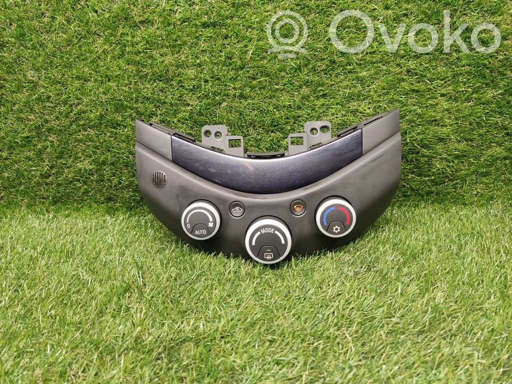 Chevrolet Spark Climate control unit 