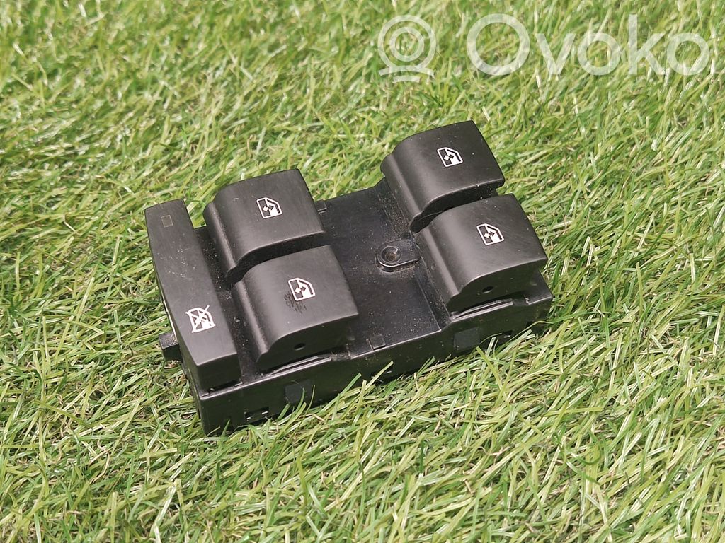 Buick Encore I Electric window control switch 