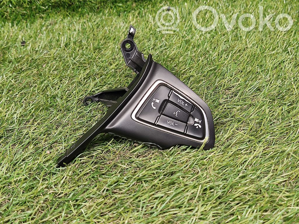 Ford Focus Steering wheel buttons/switches 