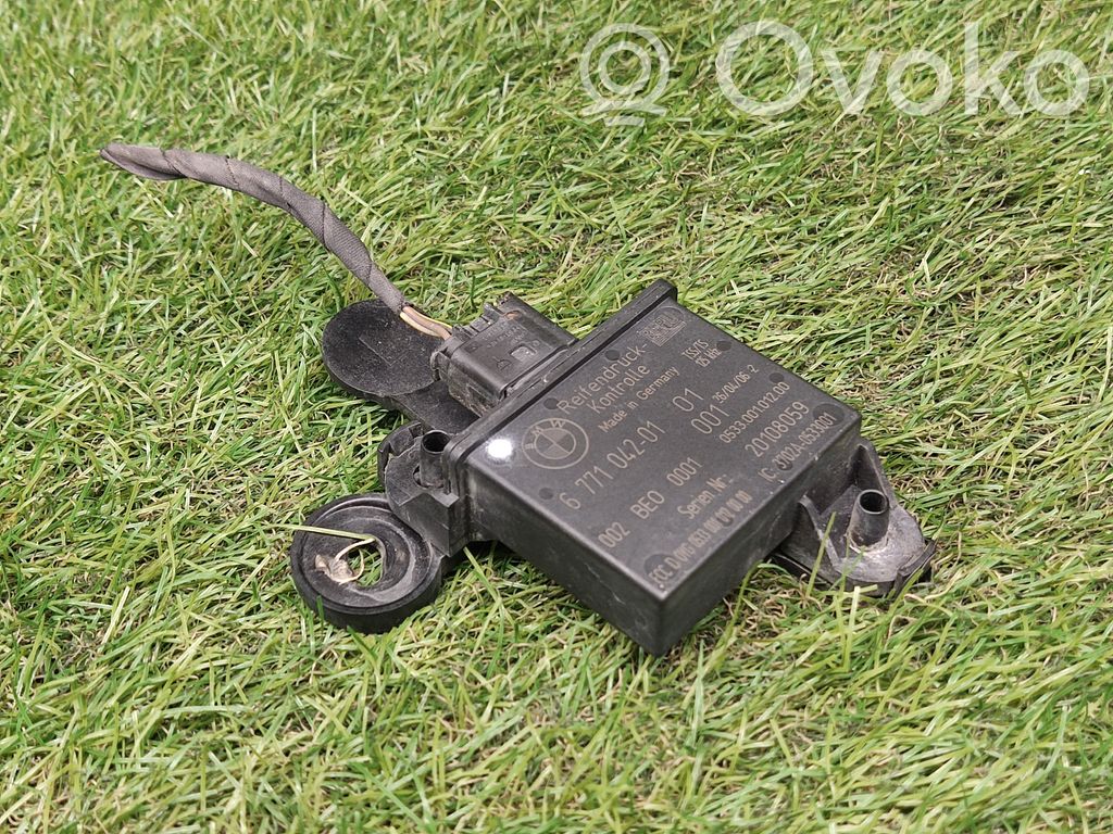Tire pressure sensor   6771042,677104201