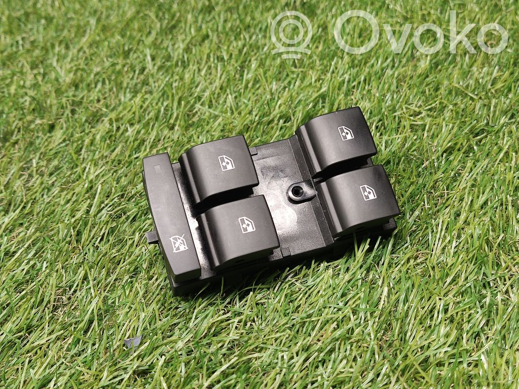 Buick Encore I Electric window control switch 