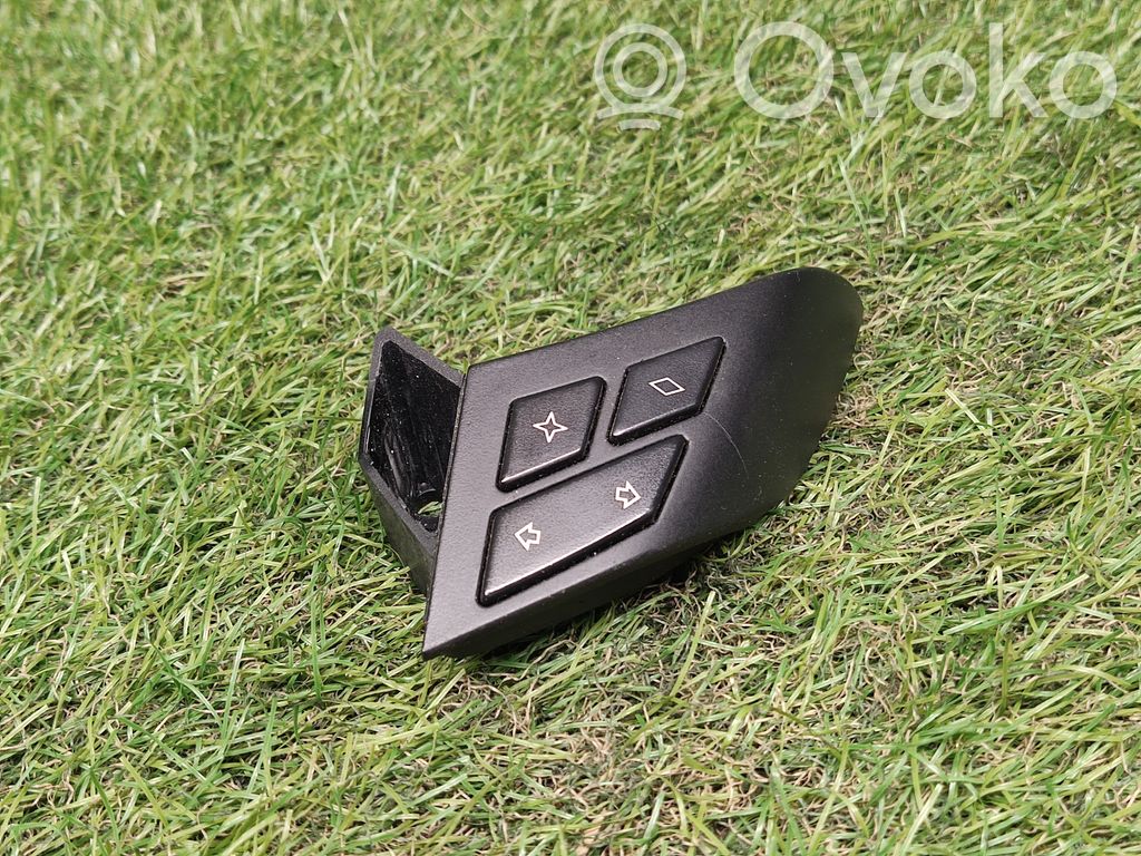 BMW 5 E60 E61 Steering wheel buttons/switches 
