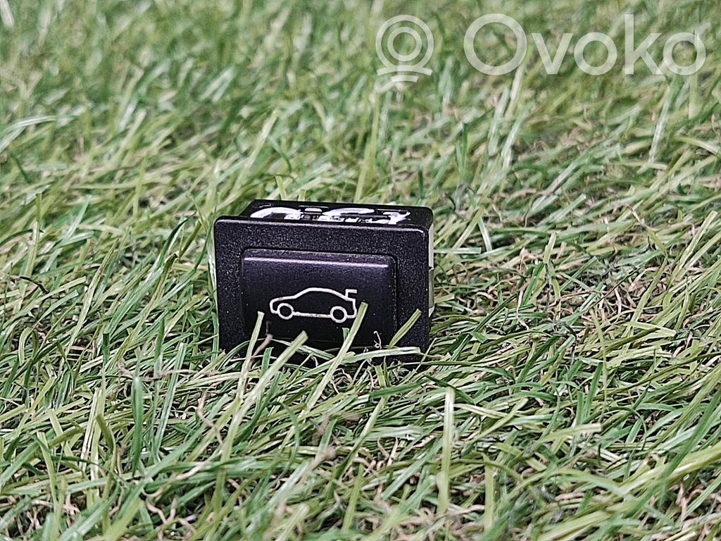 BMW 3 F30 F35 F31 Tailgate/boot open switch button 