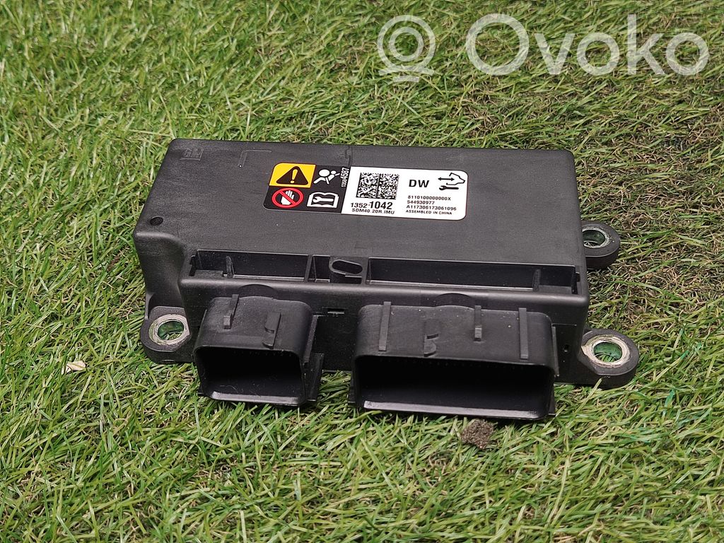 Buick Encore I Airbag control unit/module 